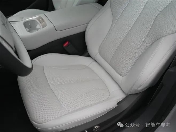 何小鹏用9块9的传感器干翻激光雷达！全新小鹏P7+首发