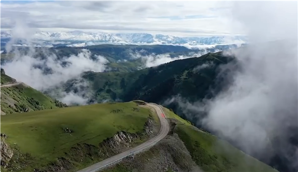 中国最美自驾公路!独库公路今日封闭:车流量超372万辆次