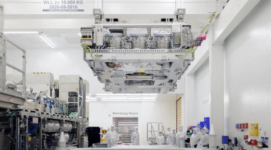 25亿一台!英特尔搞定2台史上最先进光刻机安装:曾展示内部画面不怕偷师