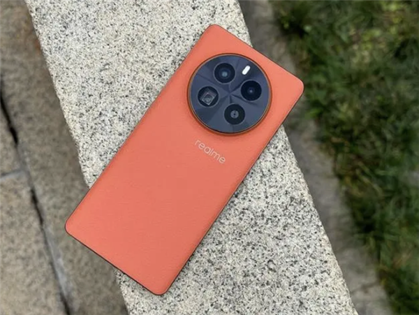 都年底了 8Gen3旗舰还值得买 而且很值!