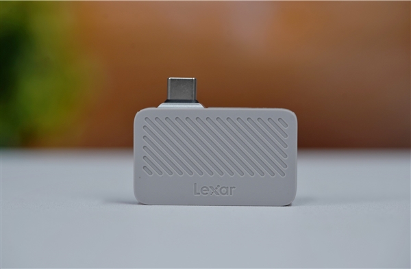 iPhone 16 Pro绝配!雷克沙SL400 2TB移动硬盘图赏