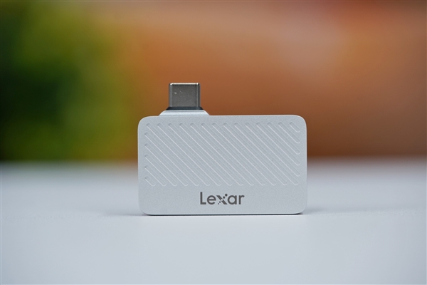 iPhone 16 Pro绝配!雷克沙SL400 2TB移动硬盘图赏