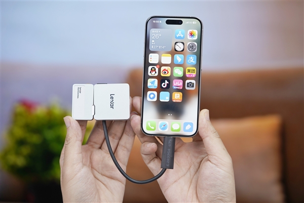 iPhone 16 Pro绝配!雷克沙SL400 2TB移动硬盘图赏