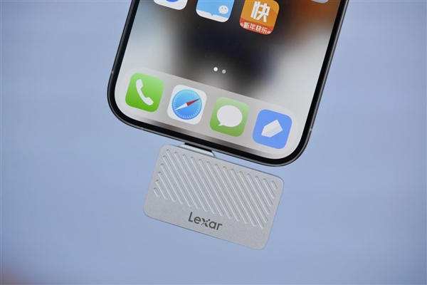 iPhone 16 Pro绝配!雷克沙SL400 2TB移动硬盘图赏
