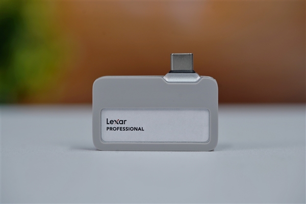 iPhone 16 Pro绝配!雷克沙SL400 2TB移动硬盘图赏