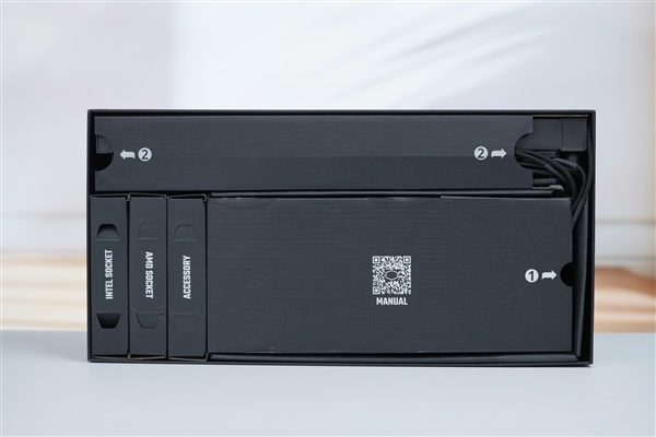 配2.1英寸LCD屏显!酷冷至尊MasterLiquid 360冰界幻屏水冷图赏