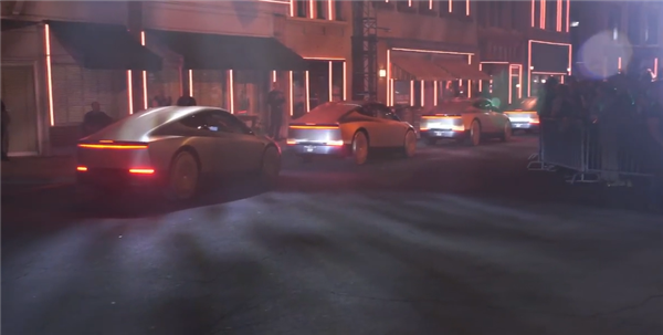 特斯拉Robotaxi无人驾驶出租车亮相:双蝶翼门、没有方向盘和踏板