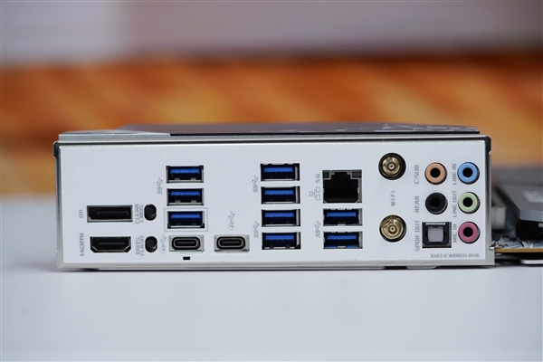 白色海景房必备!铭瑄Z890 Arctic主板图赏