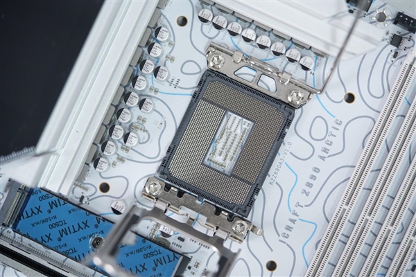 白色海景房必备!铭瑄Z890 Arctic主板图赏