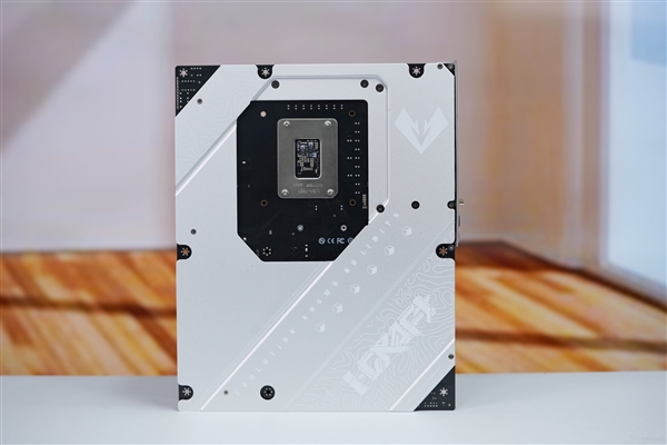 白色海景房必备!铭瑄Z890 Arctic主板图赏