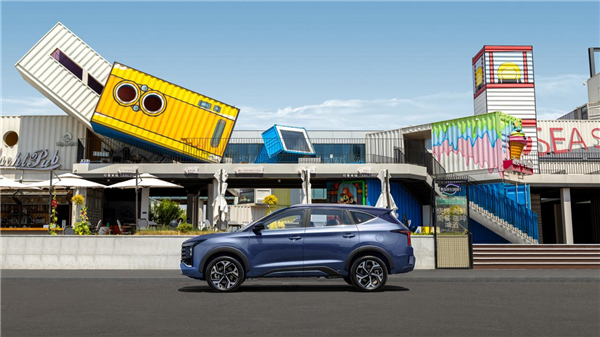 江淮X8 E家上市：9.98万拿下大七座电混SUV