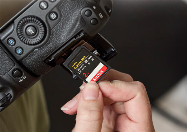 2699元 闪迪至尊超极速SDXC UHS-I存储卡2TB上架:最高读取250 MB/s