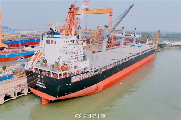 全球最大多用途重吊船“金福”交付:船体长199.90米、最大舱长40米