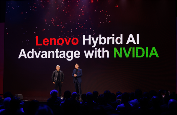 联想与英伟达联合发布全新液冷AI服务器:可实现万亿参数AI模型