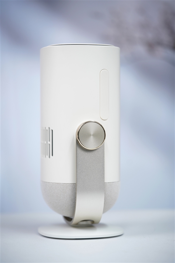 一体式云台设计 各角度随意投!当贝Smart 1图赏