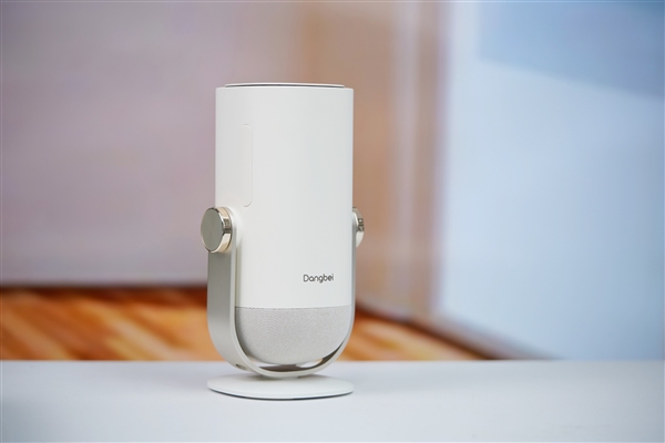 一体式云台设计 各角度随意投!当贝Smart 1图赏