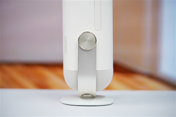 一体式云台设计 各角度随意投!当贝Smart 1图赏