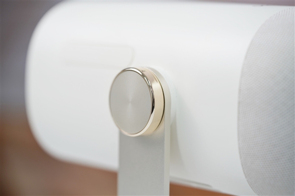 一体式云台设计 各角度随意投!当贝Smart 1图赏