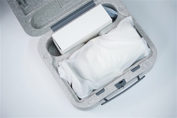 一体式云台设计 各角度随意投!当贝Smart 1图赏