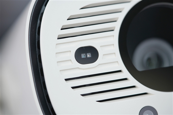 一体式云台设计 各角度随意投!当贝Smart 1图赏