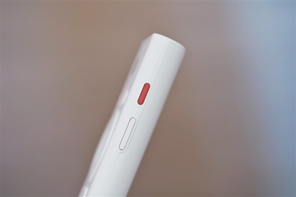 一体式云台设计 各角度随意投!当贝Smart 1图赏