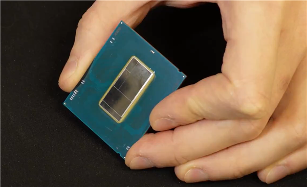 酷睿Ultra 200K全网首发开盖!四大模块 清晰可见