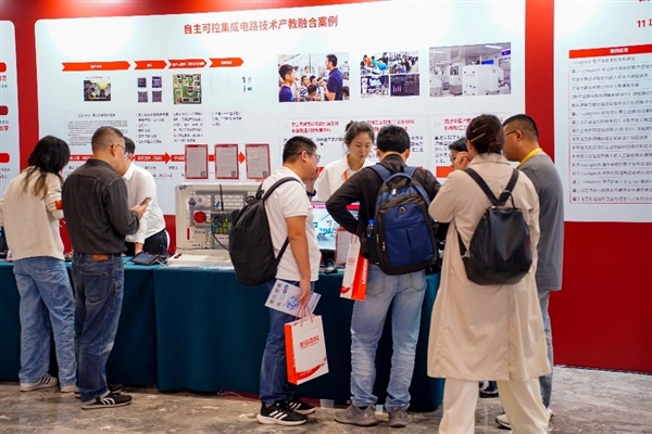 龙芯大秀工业生态成果:73家新品齐发、开源鸿蒙好朋友