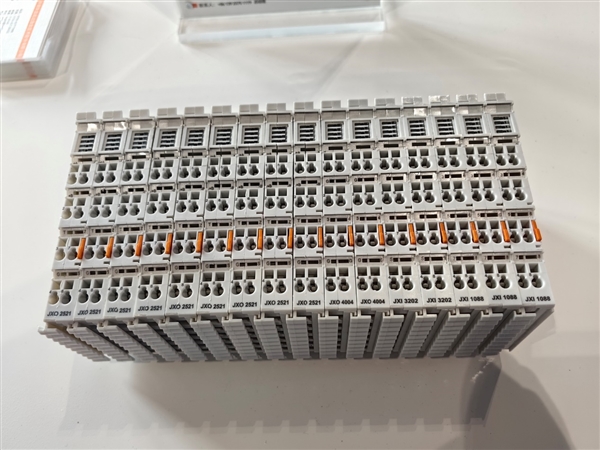 龙芯大秀工业生态成果:73家新品齐发、开源鸿蒙好朋友