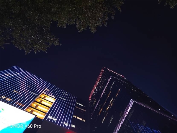 从2米高度跌落完好无损!荣耀X60 Pro体验