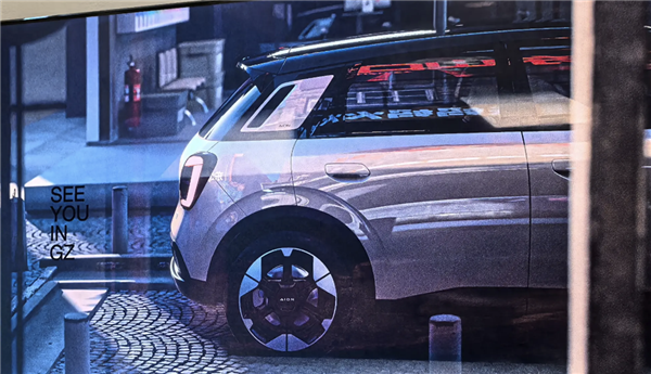 对标比亚迪海豚!埃安全新纯电两厢车曝光,预计售价10万级