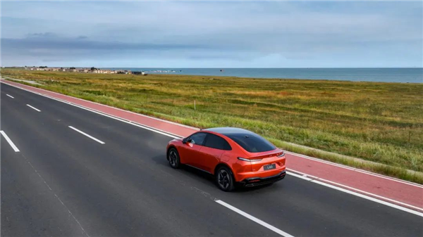 蔚来乐道:正积极推进纯血鸿蒙App的适配与开发