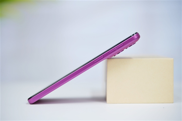 千元就享纳米皮!moto g55霞光紫图赏