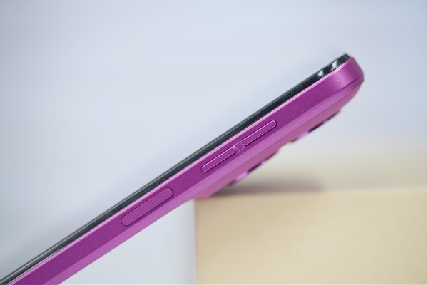 千元就享纳米皮!moto g55霞光紫图赏