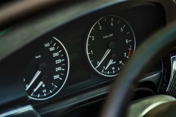 博主吐槽瓜子二手车坑人:18万卖车 结果被多开了4万多的发票