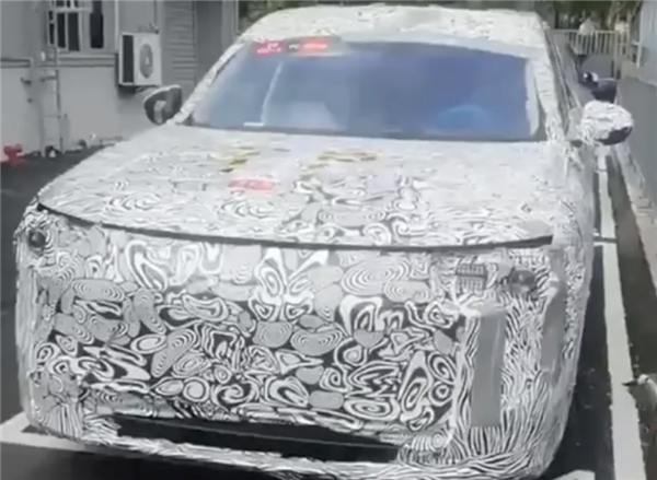 问界M8最新谍照曝光:整车延续M9设计 取消激光雷达