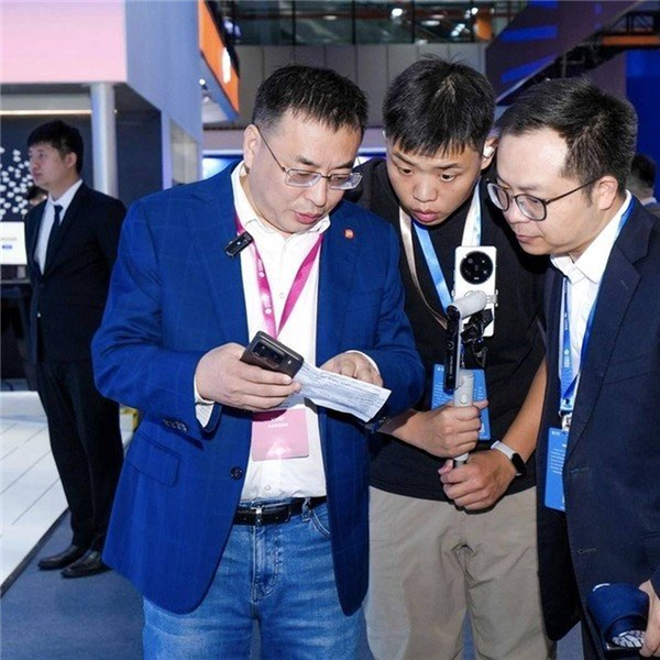 小米15又冲上热搜榜 王腾:绝对对得起大家的等待