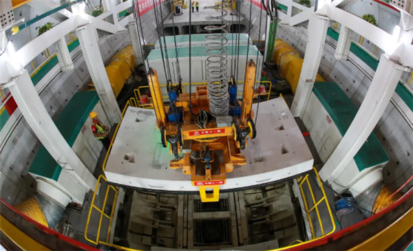 世界最长海底高铁隧道转入海域施工阶段:预计2026年底实现贯通