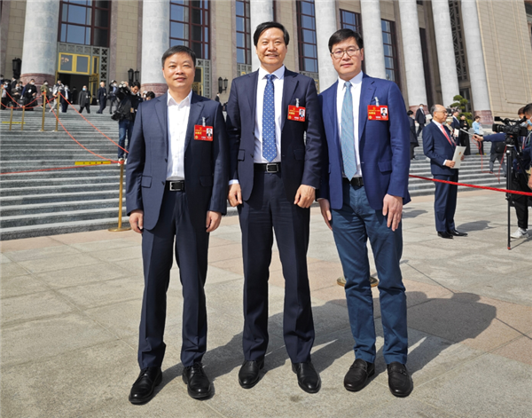 何小鹏:雷军太努力了搞得我们都好累