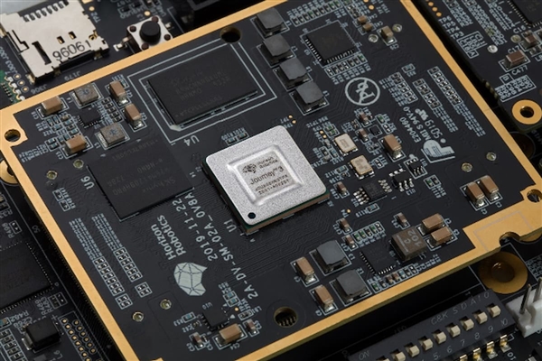 中国自动驾驶第一股!地平线机器人今日挂牌上市:市值超500亿港元