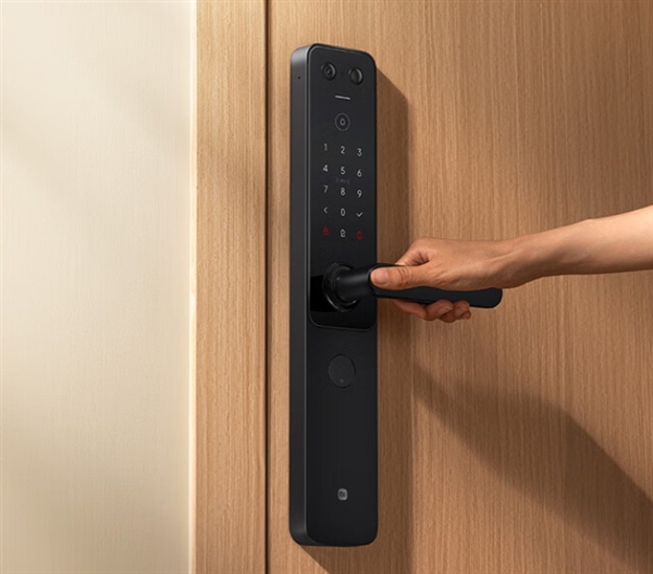 1299元!小米智能门锁E30大屏猫眼版发布:自带彩屏+夜视猫眼
