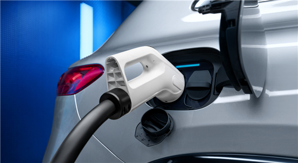 宝马奔驰合作逸安启超充正式上线:向公众开放、电价2元/度