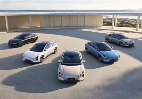 小鹏高管:智驾不是喊漂亮口号画好PPT就能实现的