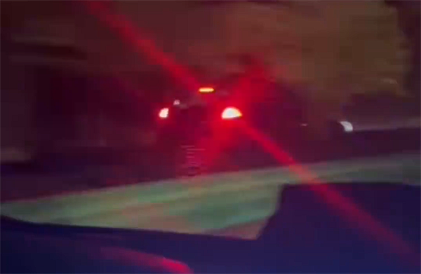 女子午夜高速上逆行:被拦后一脸迷茫根本不知走错方向