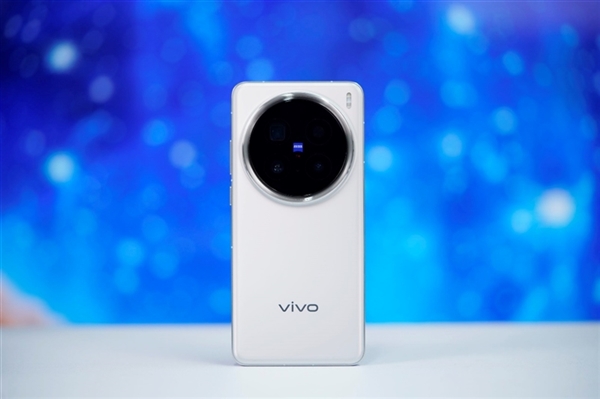 中国手机新三巨头诞生!华为升至第二 第一太稳了