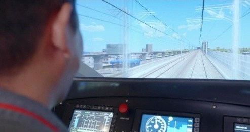 印尼司机开中国高铁被350时速吓坏:第一次体验很紧张