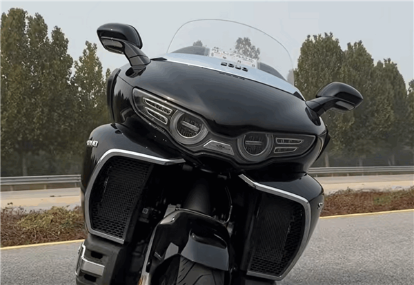 博主试驾长城灵魂摩托:DCT变速箱实在是太顺滑了