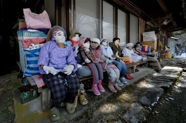 日本村庄人口稀少：居民只有27人 却有350个真人娃娃