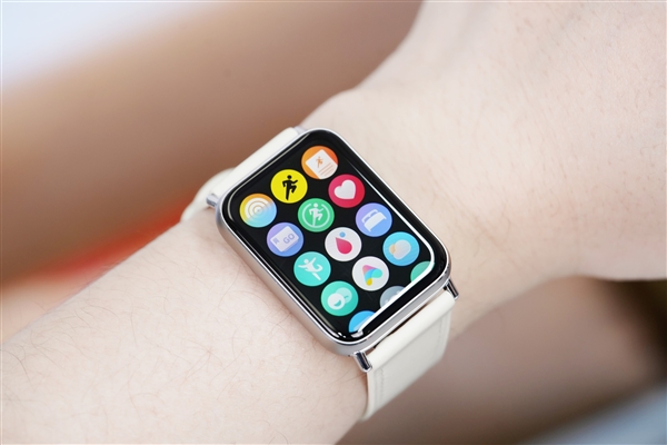 超大屏比手表还大!小米手环9 Pro图赏