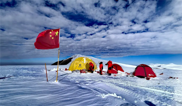 324米!我国科学家成功钻取全球中低纬度冰川最长冰芯