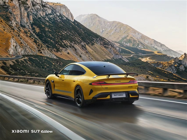 运动感拉满!小米SU7 Ultra官方美图:U形风刀、碳纤维大尾翼
